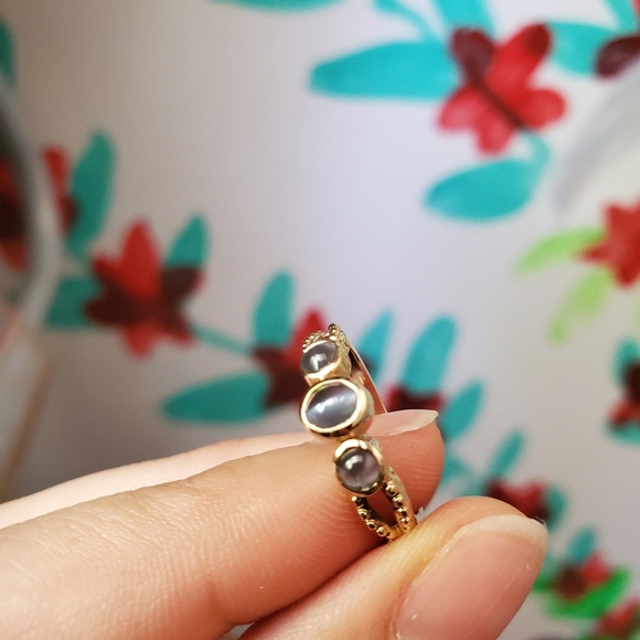 COPY - 10k solid yellow gold Cat eye ring size 5 - Picture 11 of 12
